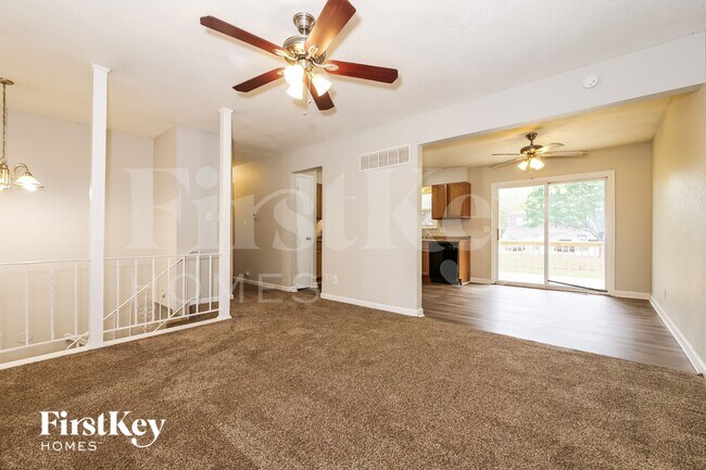 Foto del edificio - 309 NE Sunnybrook Dr