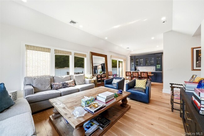 Foto del edificio - 753 E Walnut St