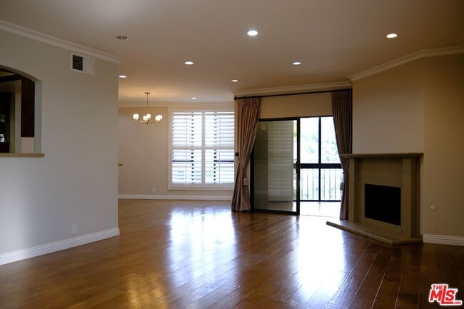 Foto del edificio - 4444 Wilshire Blvd