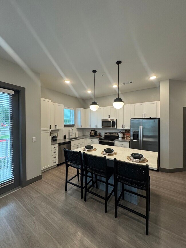 Foto del edificio - 400 W 5th St