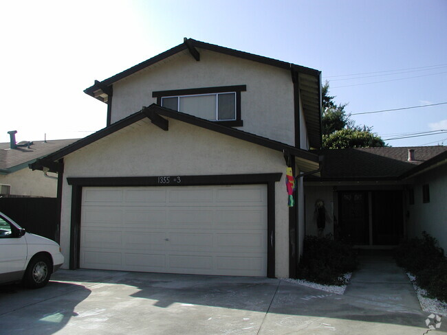 Building Photo - 1355 San Domar Dr