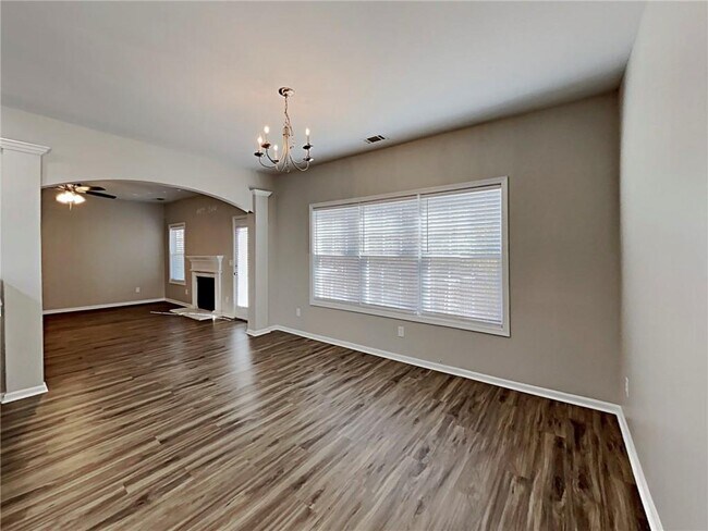 Foto del edificio - 6803 Grand Hickory Dr