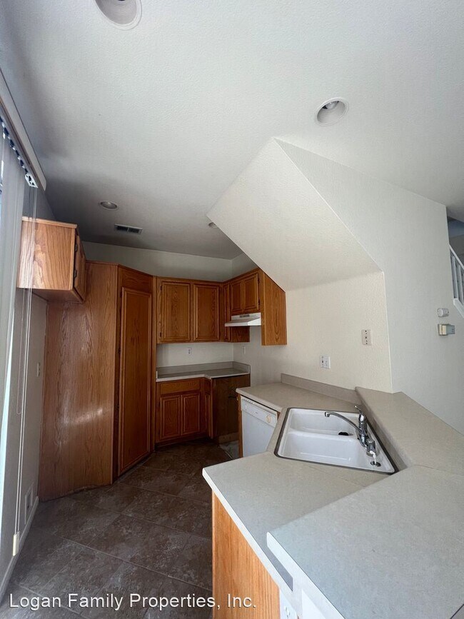 Building Photo - 3 br, 3 bath House - 10957 Caminito Arcada