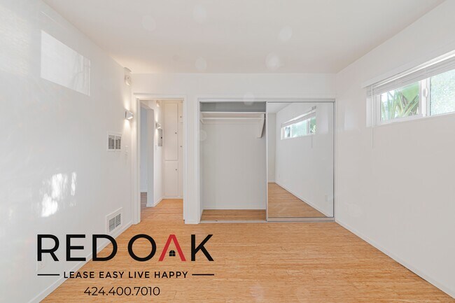 Foto del edificio - Stunning One Bedroom with Included Kitchen...