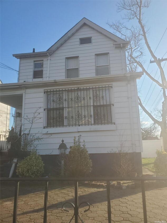 Primary Photo - 241-02 Caney Rd