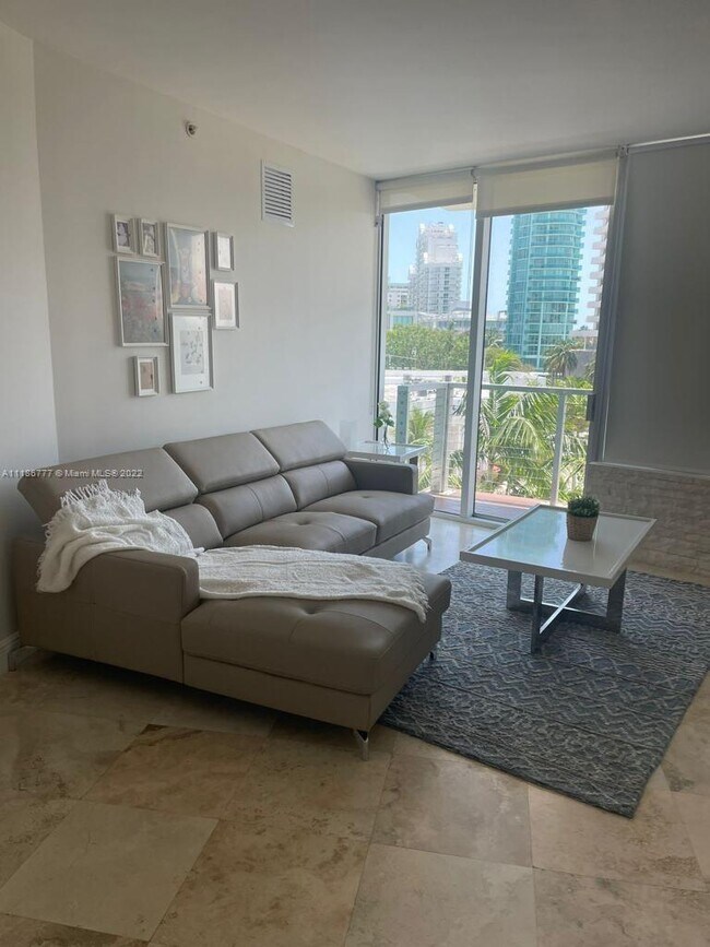Foto del edificio - 6305 Indian Creek Dr