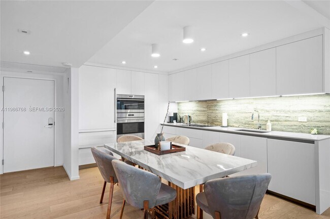 Foto del edificio - 2301 Collins Ave