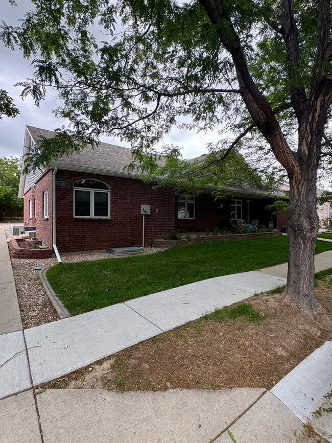 Building Photo - 2108 Sherwood Forest Ct