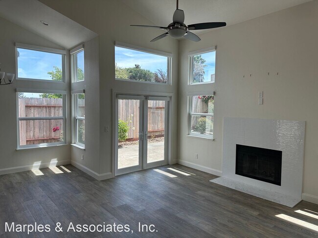 Building Photo - 3 br, 2 bath House - 626 Rose Drive