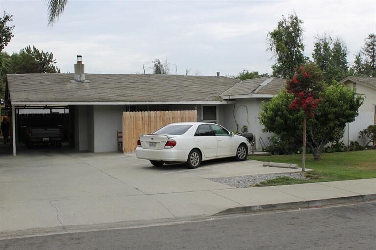 Primary Photo - 462 Grinnell Dr