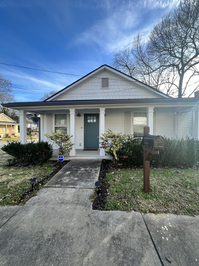 Foto del edificio - 394 Fletcher St SW