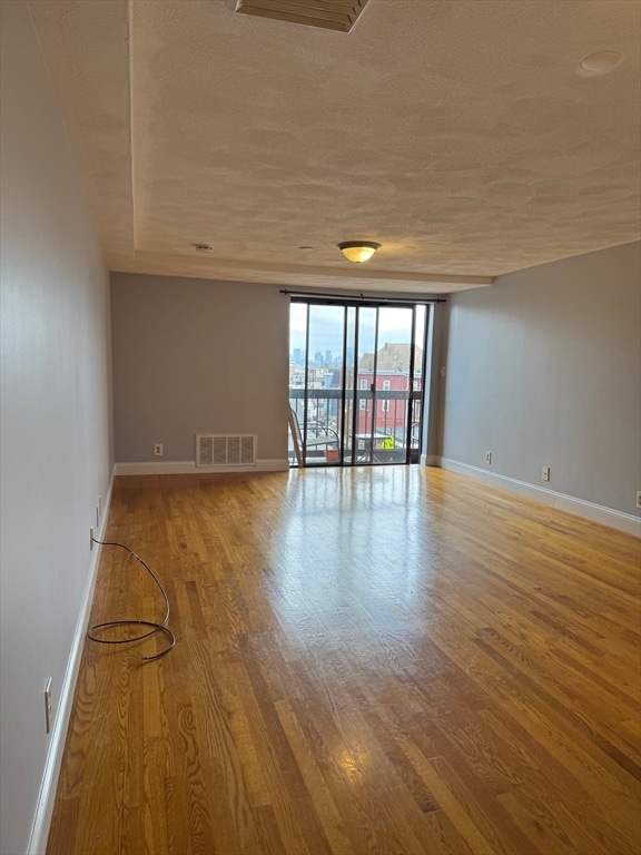 Building Photo - 205 Ferry St