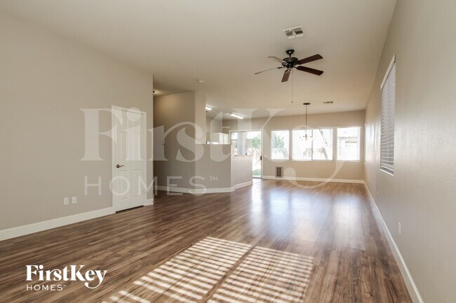 Foto del edificio - 13702 W Tara Ln