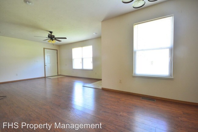 Foto del edificio - 208 Village Ct