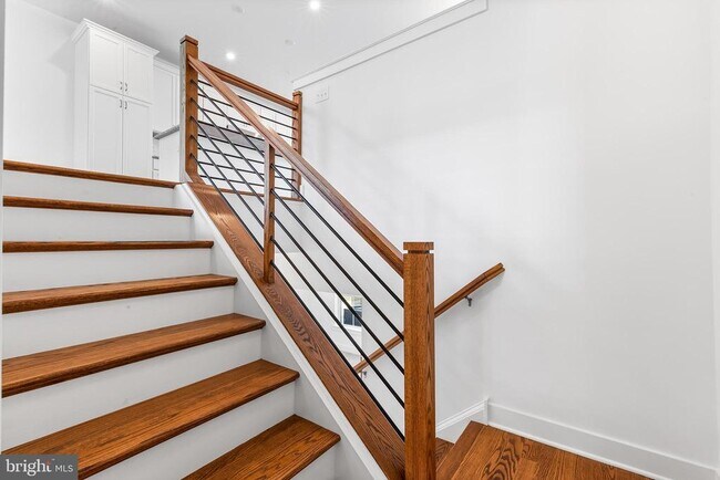 Foto del edificio - 402 SADIE Ave