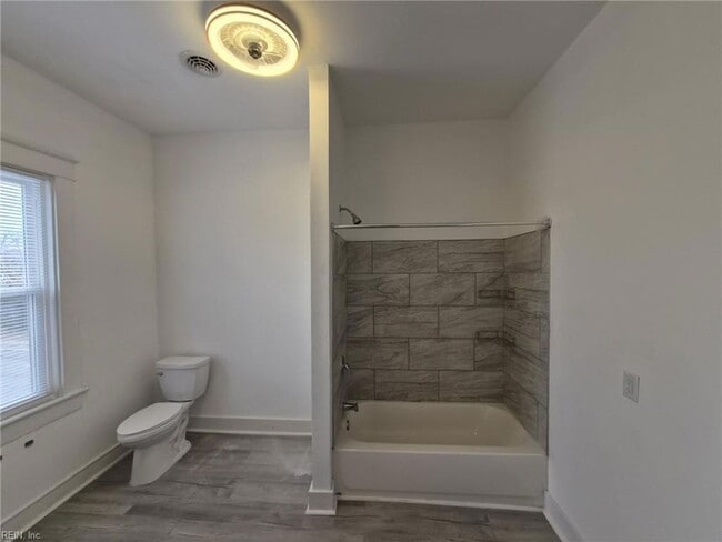 Building Photo - 351 51st St