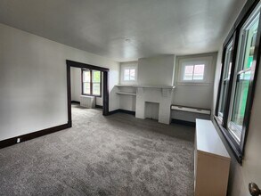 Building Photo - 407 Franklin St