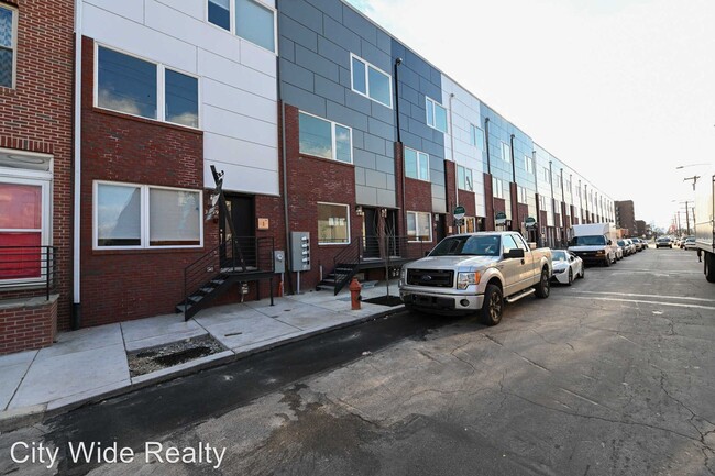 Building Photo - 3347 Tulip St