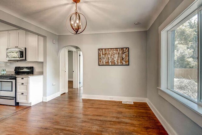 Building Photo - Wonderful Lakewood Home! Close to Light Rail