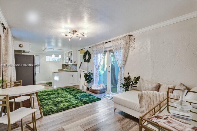 Foto del edificio - 620 NE 28th St