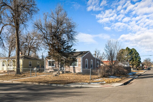Building Photo - 895 Grove St