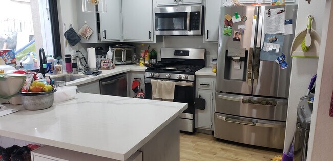 Foto del edificio - 795 Archwood Ave