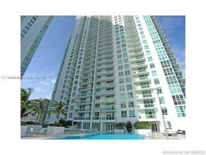 Building Photo - 950 Brickell Bay Dr