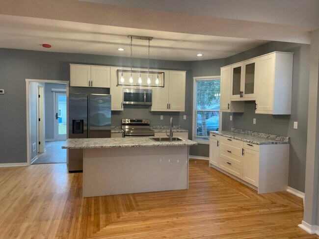 Building Photo - 201 9th Ave S