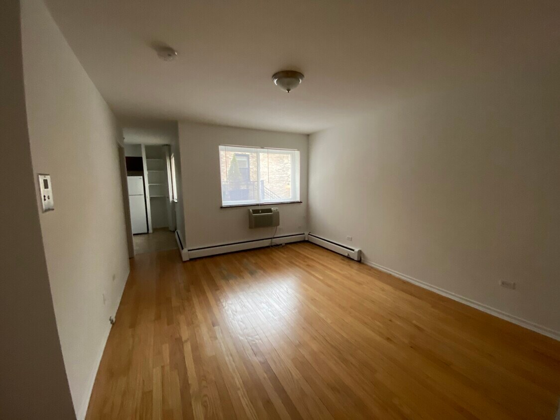 Foto principal - 736 W Buena Ave