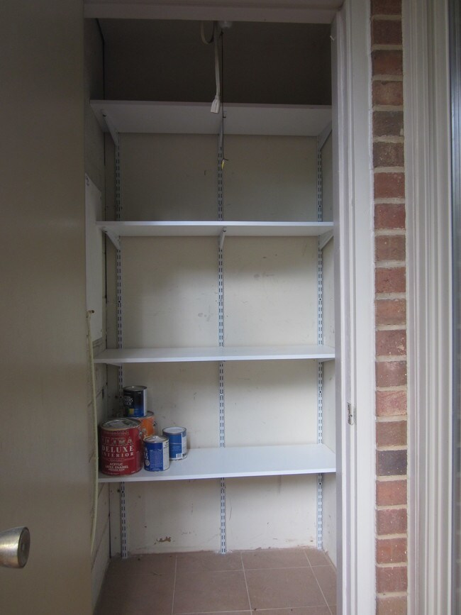 spacious storage - 658 15th St S