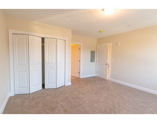Building Photo - 80 N Meadows Rd