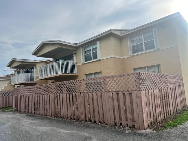 Building Photo - 4600 NW 79th Ave