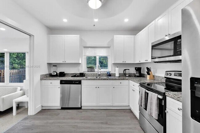 Foto del edificio - 5821 NW 1st Ave