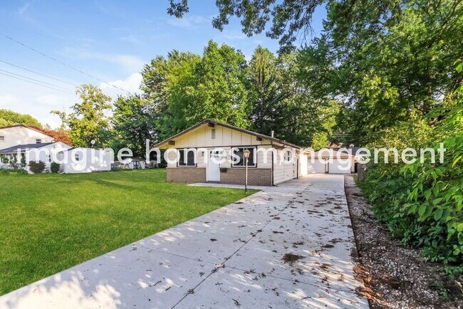 Building Photo - Lovely 3 bedroom 1 bath Ranch located in M...