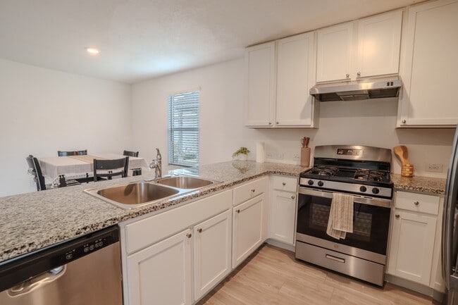 Building Photo - 402 Filibusters Trail