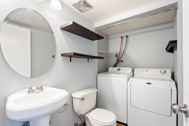 Building Photo - 4882 Sonata Dr