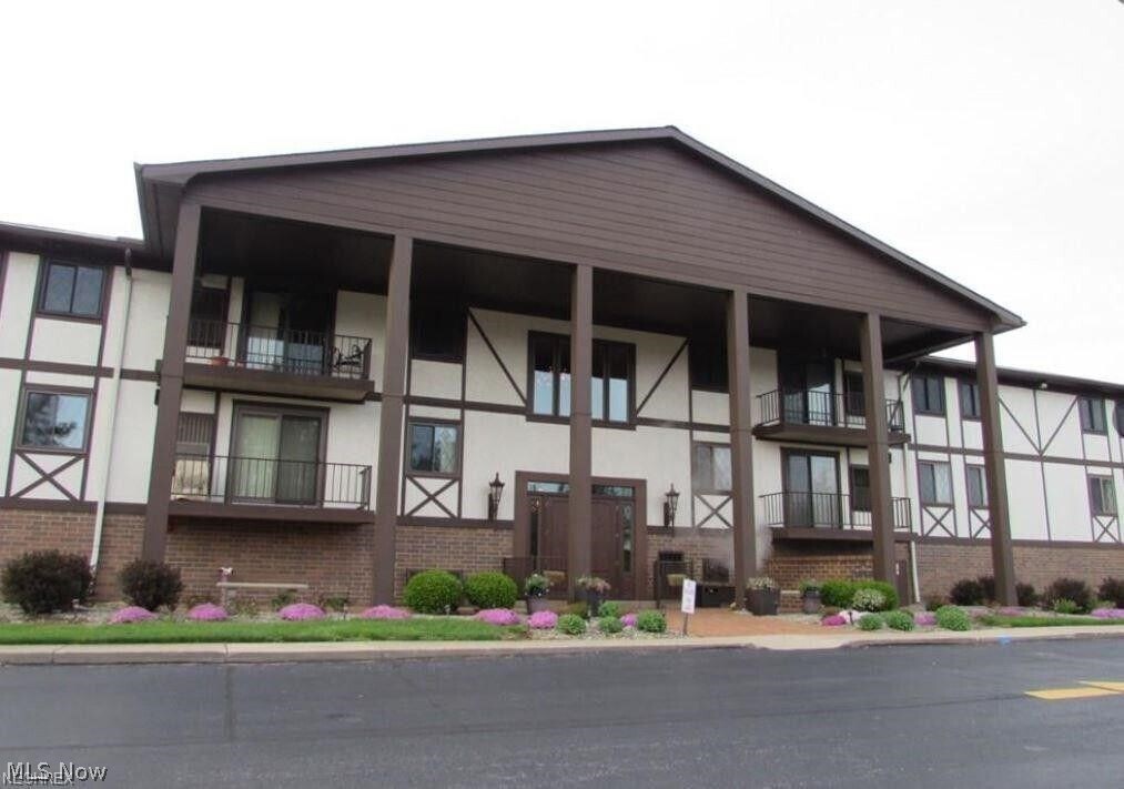 4849 Grace Rd Unit 136, North Olmsted, OH 44070 Condo for Rent in