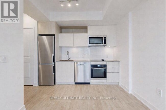 Building Photo - 100 Dalhousie St