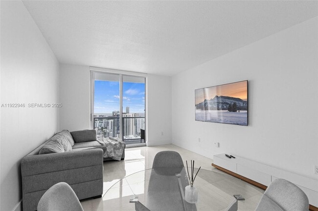 Building Photo - 185 SW 7th St