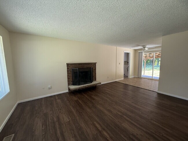 Foto del edificio - Rambler in Maple Valley Available Now!