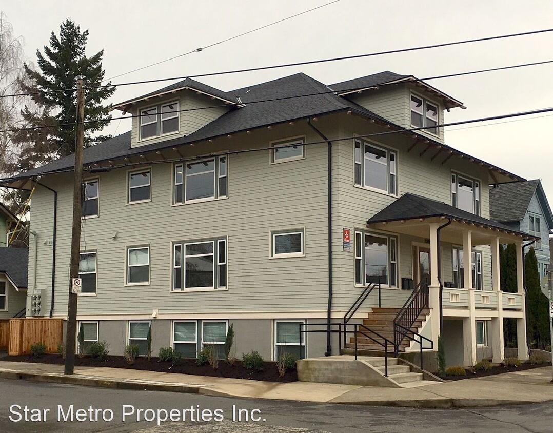 Primary Photo - 3505 SE Morrison St