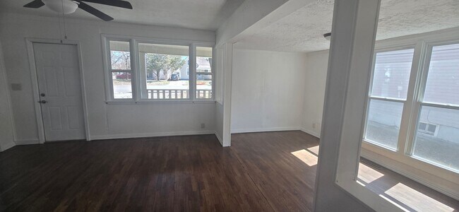 Foto del edificio - 4 Bedroom Home in the heart of Springfield