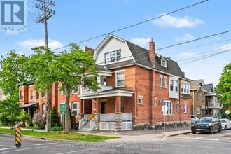 Building Photo - 121 Cartier St