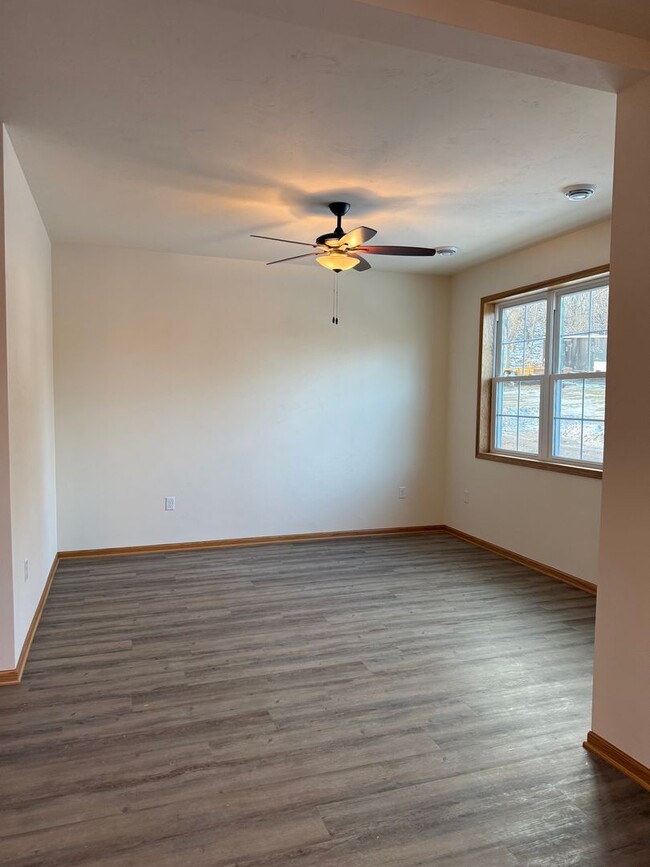 Building Photo - 542