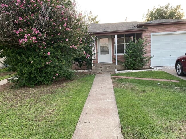 Foto del edificio - 2104 Date Ave