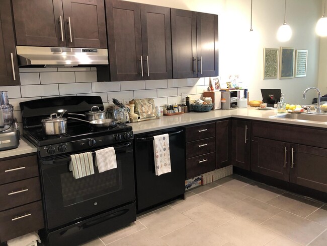 Kitchen - 6700 Menchaca Rd