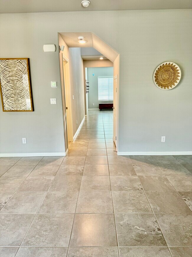 Building Photo - 4466 Zara Point Ave