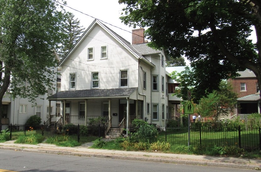 Primary Photo - 98 Capen St