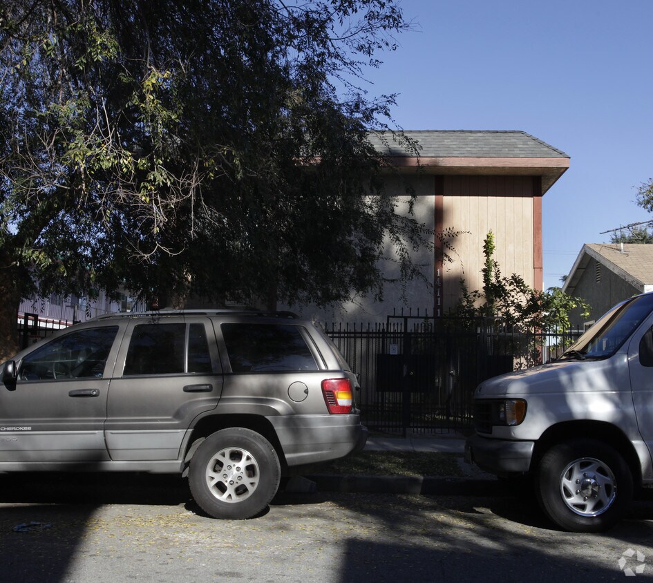 Foto del edificio - 14111 Calvert St