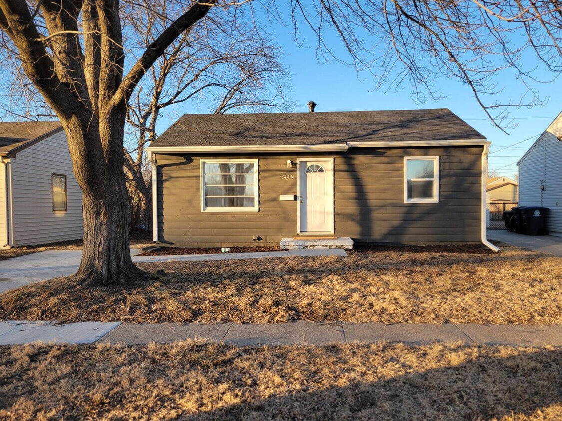 Primary Photo - 2 bedroom house